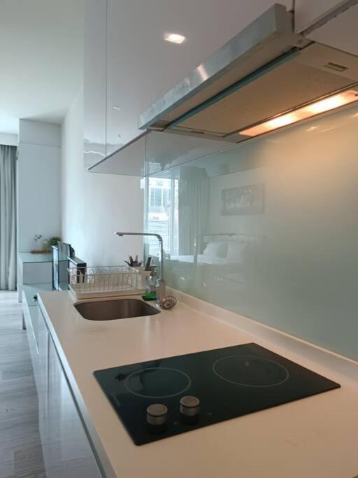 Rm203 Bukit Bintang Balcony Infinity Pool * Kuala Lumpur