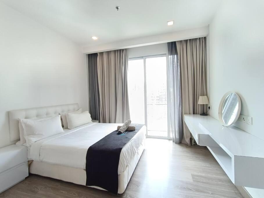 Rm203 Bukit Bintang Balcony Infinity Pool Apartment